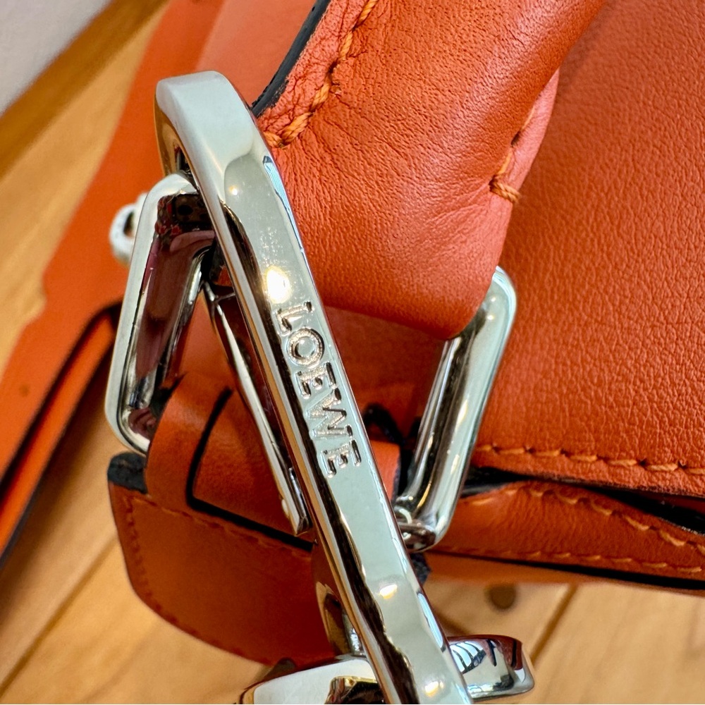 ‼️SOLD‼️ Loewe Medium Puzzle Bag Orange - Picture 5 of 16